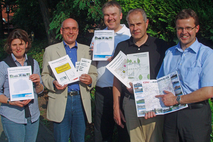 Präsentierten die Geburtstagsausgabe 2009: (v.l.) Silva Schröder, Andreas Wulle, Peter Wiese,  Gerhard Feldhans und Raphael Tigges.